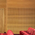 Akustik panel, ses yalıtımı, akustik panellerin faydaları, ofis akustiği, müzik stüdyosu, gürültü kontrolü, akustik panel seçimi, iç mekan ses düzenlemesi.